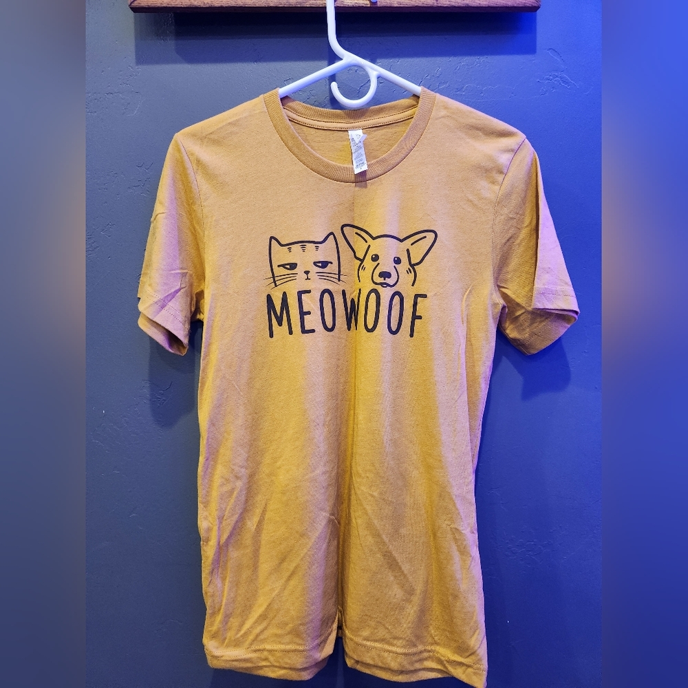 Cat and Dog t-shirt size S